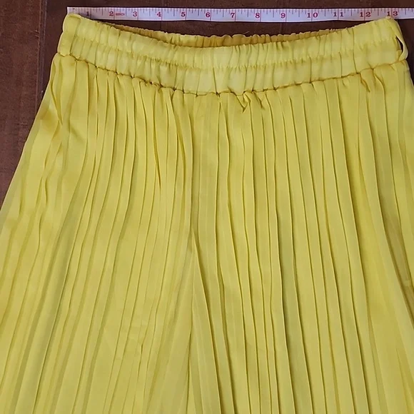 Beyoutiful Womens Bright Yellow Pleated Wide Leg Gathered Cuff At Ankle Pants - Picture 3 of 7